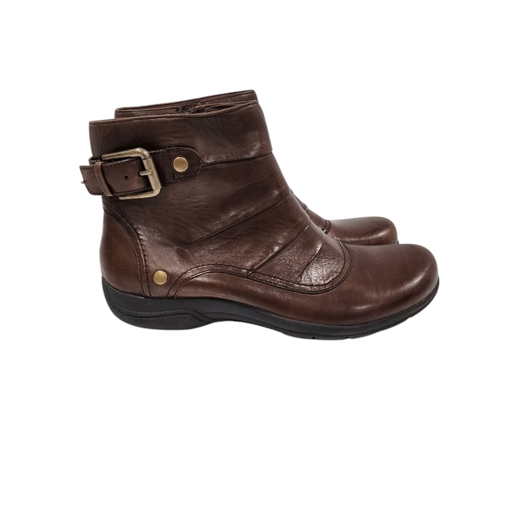 CLARKS ROUCHED SIDE ZIPPERED LEATHER ANKLE BOOT